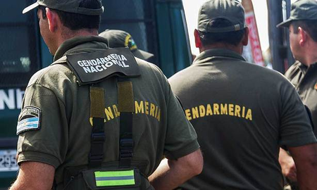 Le encontraron más de $33,6 millones debajo de los asientos a un empleado público en un control vehicular Le encontraron más de $33,6 millones debajo de los asientos a un empleado público en un control vehicular