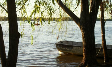 General Alvear es un pintoresco destino ideal para la pesca deportiva. General Alvear es un pintoresco destino ideal para la pesca deportiva.