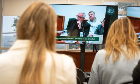 El juicio se pudo ver en los tribunales de San Cristóbal en una sala acondicionada para su transmisión. El juicio se pudo ver en los tribunales de San Cristóbal en una sala acondicionada para su transmisión.