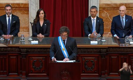 El presidente de la Nación, Javier Milei, protagonizó un cruce con el diputado santafesino por Unión por la Patria, Germán Martínez. El presidente de la Nación, Javier Milei, protagonizó un cruce con el diputado santafesino por Unión por la Patria, Germán Martínez.