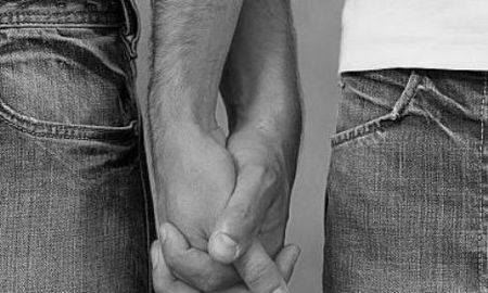 paternidad plena a una pareja gay: adoptaran un nino que fue gestado por una amiga paternidad plena a una pareja gay: adoptaran un nino que fue gestado por una amiga