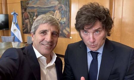 En el plano local, el equipo económico siguió de cercalos efectos del shock externo. En el plano local, el equipo económico siguió de cercalos efectos del shock externo.