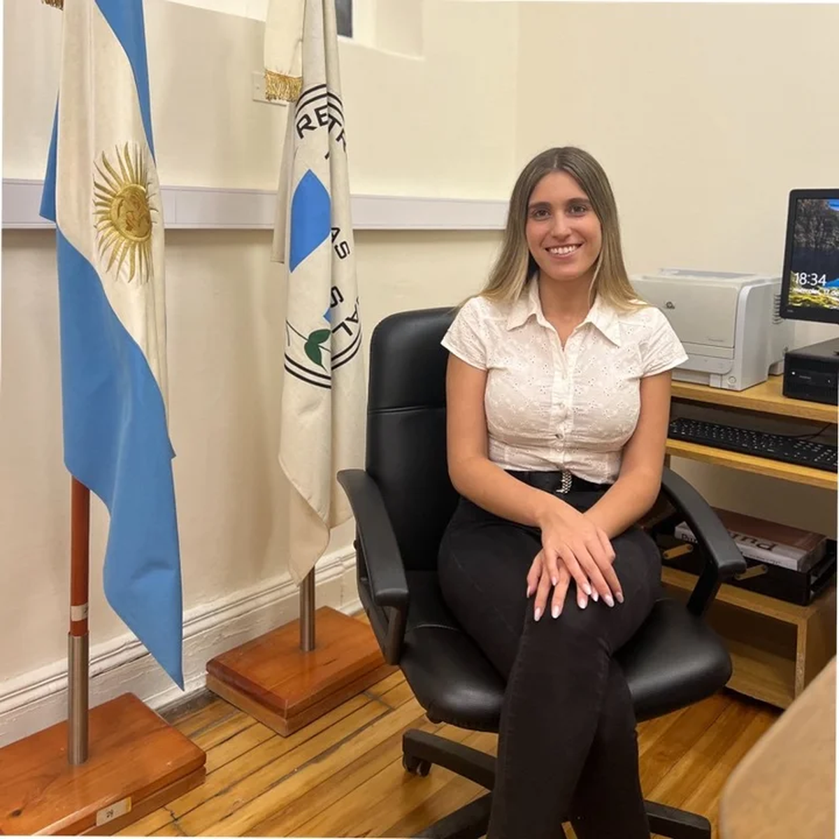 Geraldine Calvella en su oficina del RENAPER. Foto: Linkedin. Geraldine Calvella en su oficina del RENAPER. Foto: Linkedin.