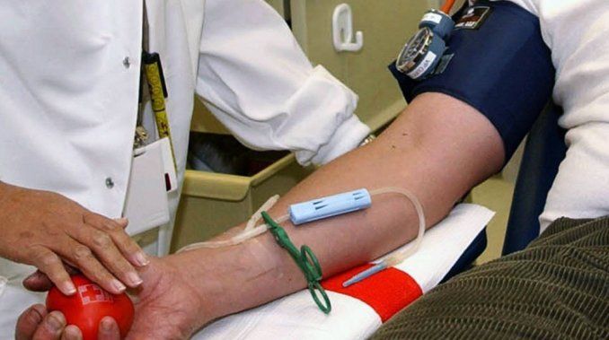 San Juan: no lo dejaron donar sangre por ser gay