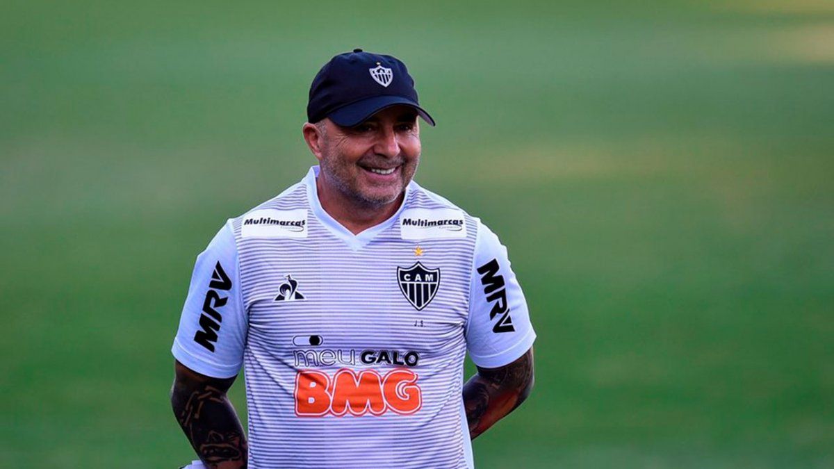 Jorge Sampaoli vuelve hoy a las prácticas del Atlético Mineiro sin casos de coronavirus