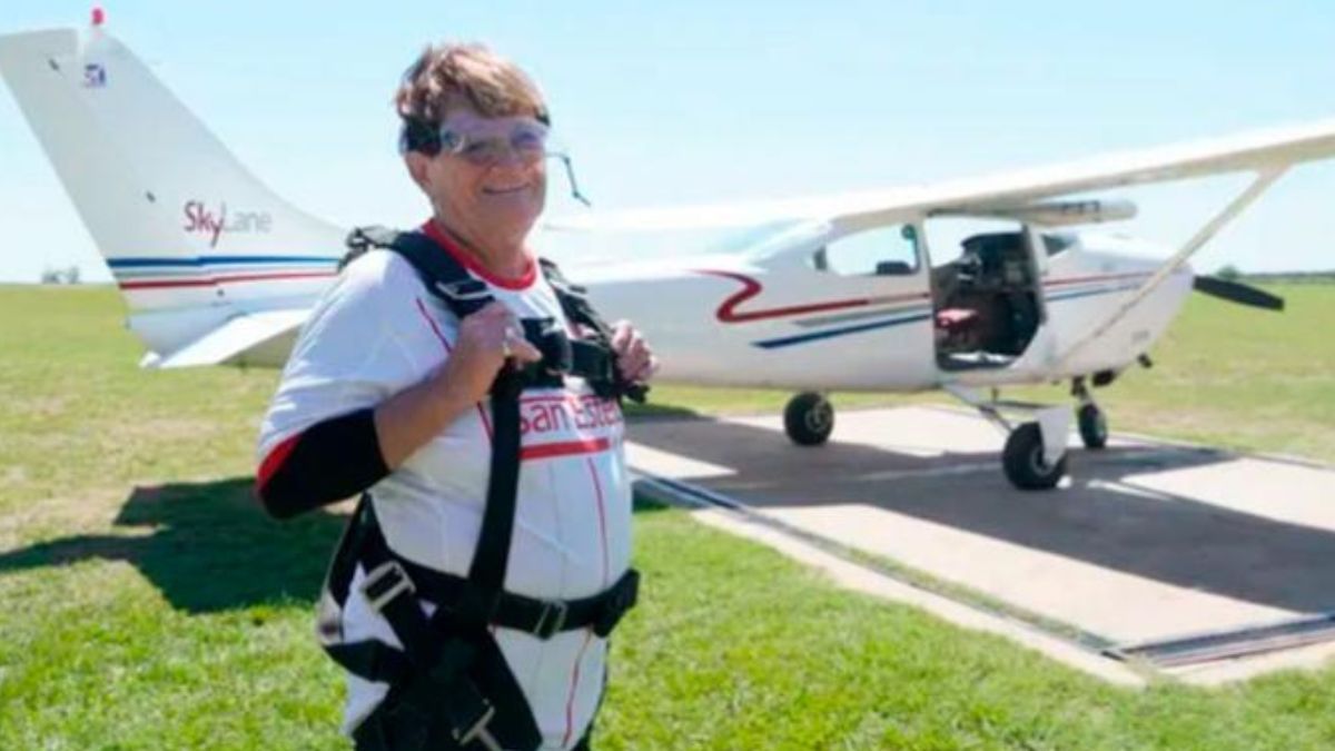 Toda la familia Carletti estuvo presente en el aérodromo para acompañar a Ilda en ese momento tan especial. Toda la familia Carletti estuvo presente en el aérodromo para acompañar a Ilda en ese momento tan especial.