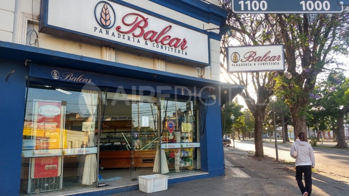 Robaron la panadería Balear de avenida Juan José Paso y San Lorenzo.