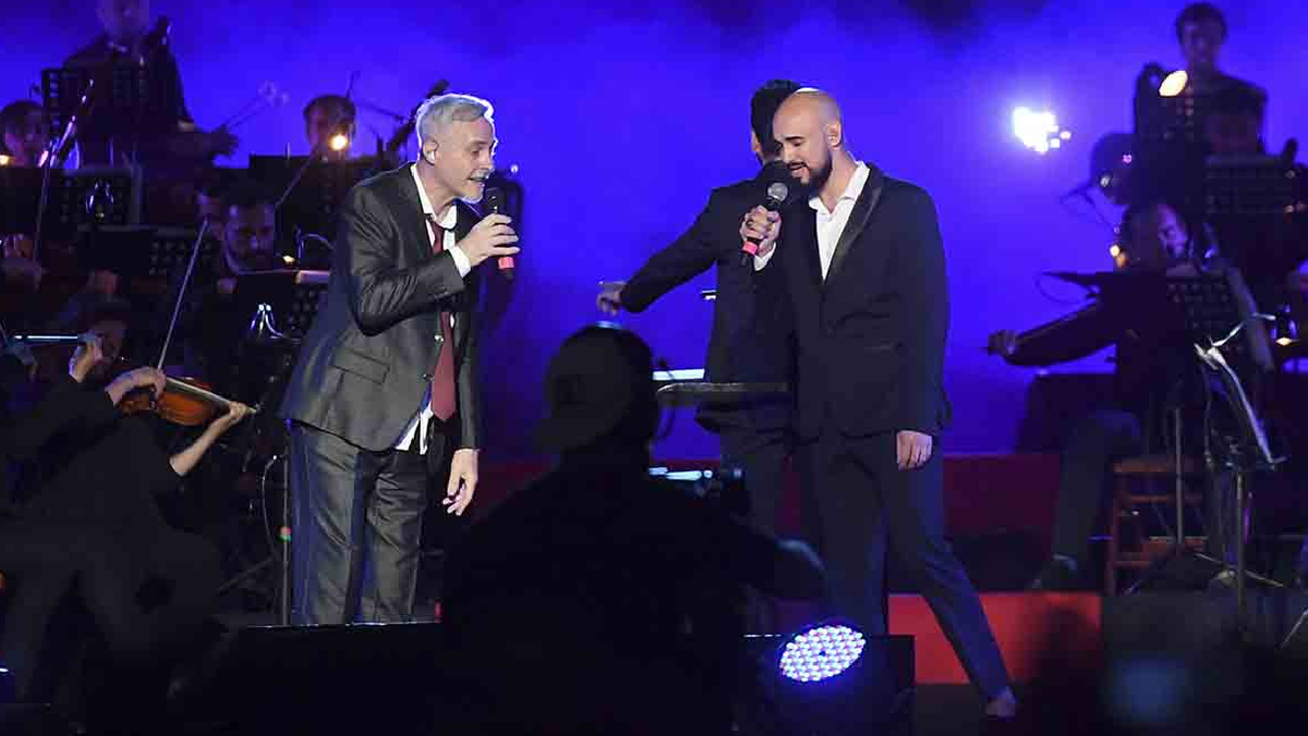 Entre las canciones que interpret&oacute;, estuvo "Los Dinosaurios" de Charly Garc&iacute;a que la cant&oacute; junto a Pedro Aznar.&nbsp;