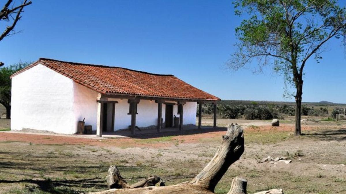 A lo largo del Camino Real se encuentra numerosas postas donde ocurrieron episodios claves en la historia argentina.