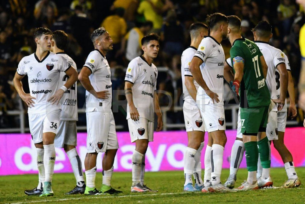 El Club Atlético Colón enfrenta a Arsenal en uno de sus últimas chances por clasificar a la segunda fase de la Copa de la Liga.