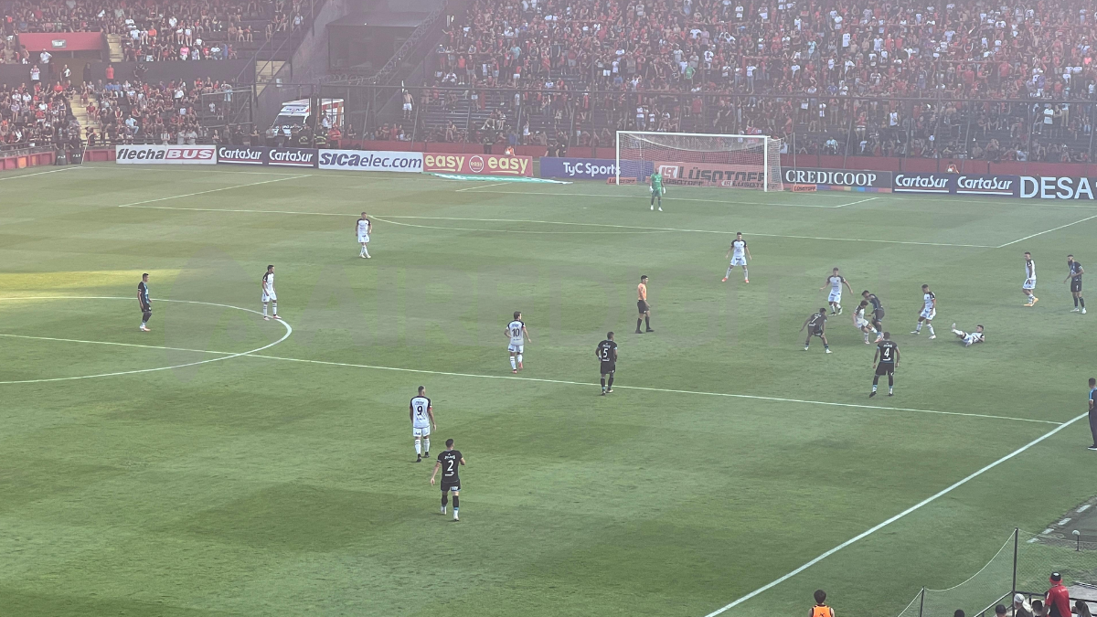 Colón vs. Gimnasia de Jujuy por la Primera Nacional.