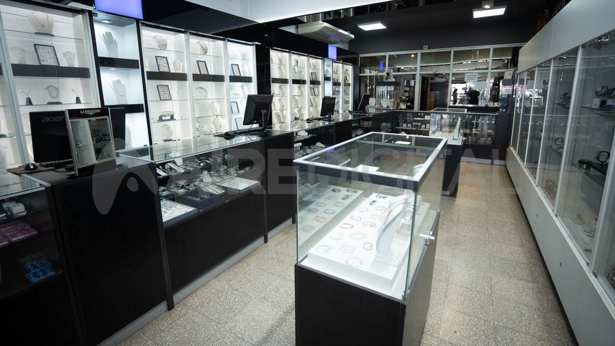 Así luce en la actualidad el interior de la sede central de Joyería Galeota, en avenida Aristóbulo del Valle. Así luce en la actualidad el interior de la sede central de Joyería Galeota, en avenida Aristóbulo del Valle.