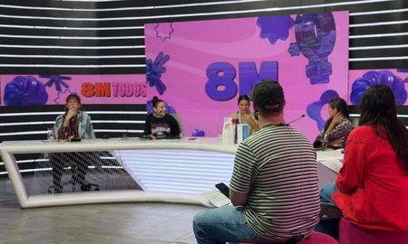Las artistas santafesinas durante su participación en el panel especial de AIRE por el 8M. Las artistas santafesinas durante su participación en el panel especial de AIRE por el 8M.