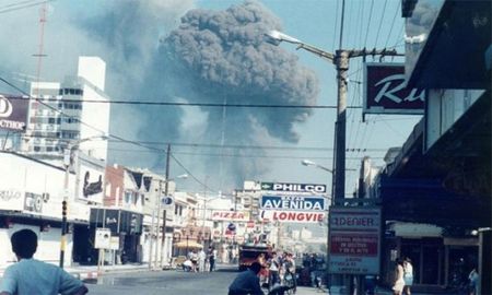 Menem era la única persona que faltaba juzgar por las explosiones en la Fábrica Militar de Río Tercero (Fmrt). Menem era la única persona que faltaba juzgar por las explosiones en la Fábrica Militar de Río Tercero (Fmrt).