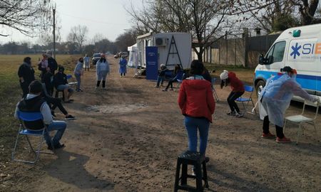 Se realizaron 95 hisopados en Pérez y 37 en la zona Oeste de Rosario. Se realizaron 95 hisopados en Pérez y 37 en la zona Oeste de Rosario.