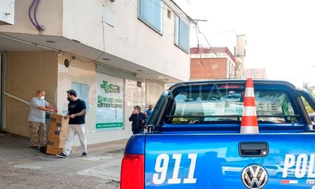 La mañana del sábado estuvo cargada de tensión en el sanatorio ubicado en Cándido Pujato al 3000 de la ciudad. La mañana del sábado estuvo cargada de tensión en el sanatorio ubicado en Cándido Pujato al 3000 de la ciudad.