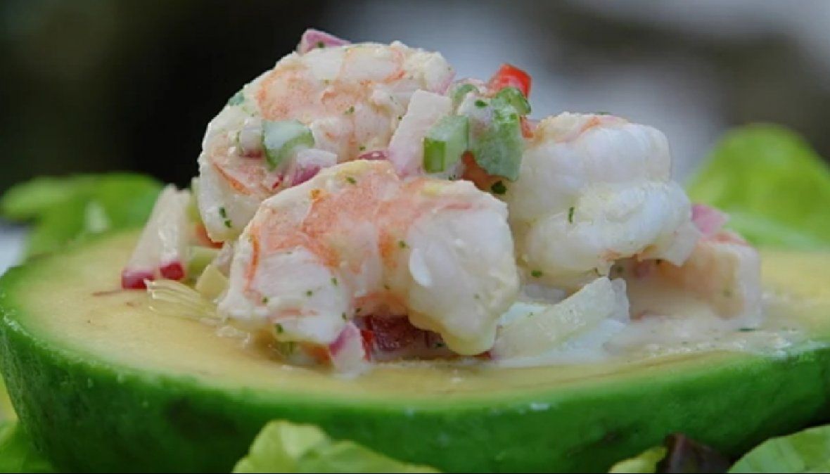Palta con camarones