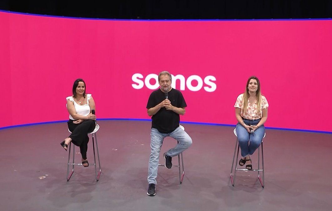 Los candidatos dijeron unas breves palabras en el cierre de campaña, en un acto íntimo.