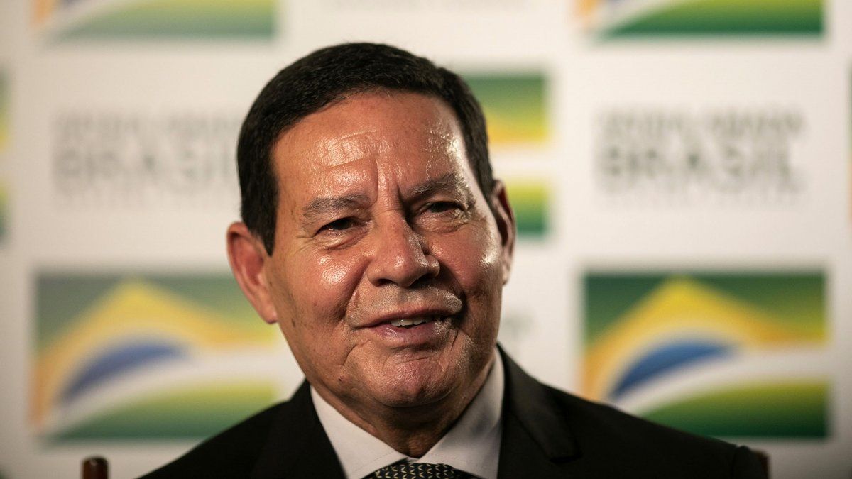 Hamilton Mourao, vicepresidente de Brasil, dijo que hacer la Copa América en su país es menos riesgoso que en Argentina.