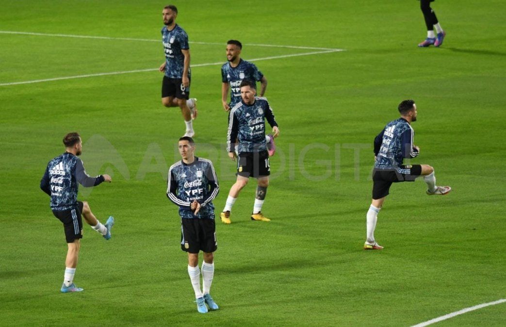 La Selección de fútbol de Argentina visita este martes a Ecuador por las Eliminatorias Sudamericanas. Lionel Scaloni haría modificaciones con respecto a los once que enfrentaron a Venezuela.