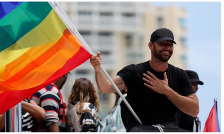 Ricky Martin contó que mucha gente dejó de seguirlo en Instagram después de haber publicado unas fotos con su marido, Jwan Yosef. Ricky Martin contó que mucha gente dejó de seguirlo en Instagram después de haber publicado unas fotos con su marido, Jwan Yosef.