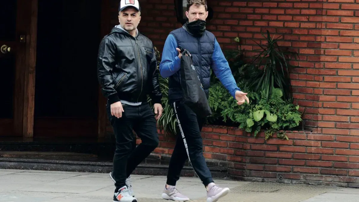 Ángel de Brito y su marido eligen tener una vida íntima lejos de los medios. Ángel de Brito y su marido eligen tener una vida íntima lejos de los medios.