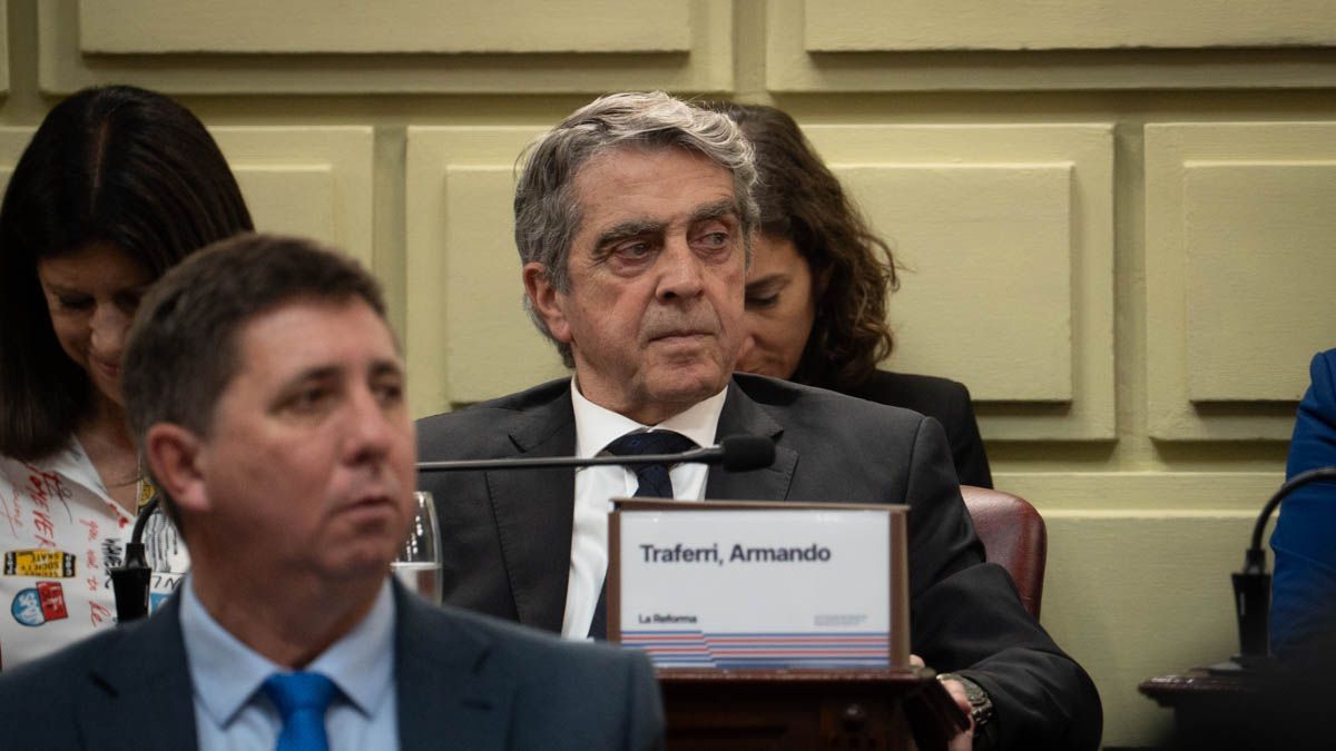 Armando Traferri sigue ocupando la banca de senador por el departamento San Lorenzo y además fue convencional durante la reforma constitucional. Armando Traferri sigue ocupando la banca de senador por el departamento San Lorenzo y además fue convencional durante la reforma constitucional.