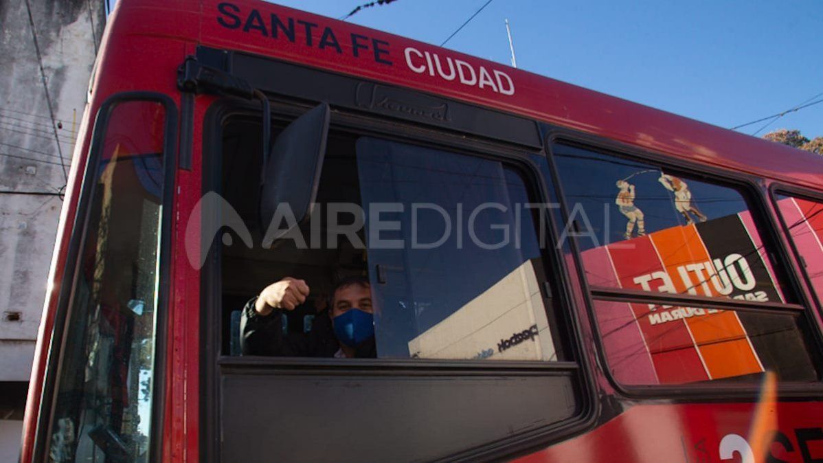 Los choferes de colectivos se reunieron en Casa de Gobierno