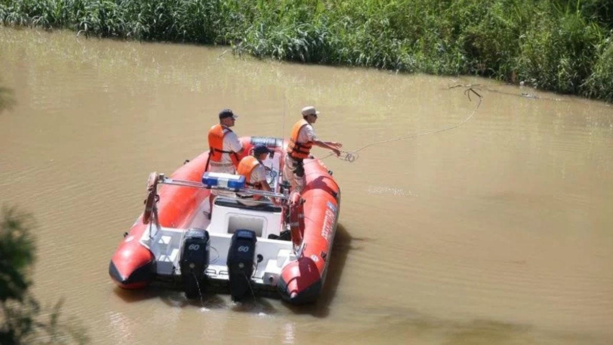 Prefectura en plena b&uacute;squeda. (Alan Monz&oacute;n)
