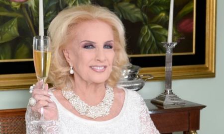 Mirtha Legrand reveló la única vez que tuvo que suplicar a un famoso para que asistiera a su programa. Mirtha Legrand reveló la única vez que tuvo que suplicar a un famoso para que asistiera a su programa.