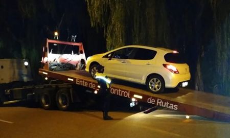 El Peugeot 308 del colaborador del juez Estrada fue retenido. La droga que tenía fue incautada. Foto: Policía de San Luis El Peugeot 308 del colaborador del juez Estrada fue retenido. La droga que tenía fue incautada. Foto: Policía de San Luis