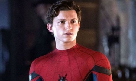 Tom Holland tocó la guitarra y su video se volvió viral . Tom Holland tocó la guitarra y su video se volvió viral .