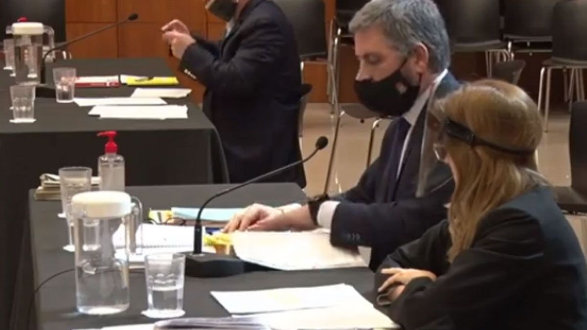 Los oradores a los que escuchó Castagno para decidir qué camino tomar en este caso que se convirtió en un hecho político a punto tal de que el propio presidente emitió opinión al respecto fueron, por el lado de los denunciantes, el fiscal Oscar Sobko, el abogado Rubén Pagliotto en representación de Las Margaritas S.A.