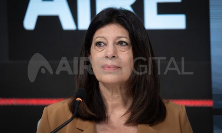 Clara García habló de la interna de Unidos y remarcó que el verdadero adversario es Omar Perotti. Clara García habló de la interna de Unidos y remarcó que el verdadero adversario es Omar Perotti.