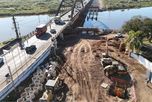 La construcción del nuevo puente Santa Fe - Santo Tomé avanza según el cronograma previsto.