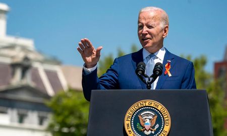 Biden mantendrá este jueves una llamada telefónica con presidente de Ucrania, informó la Casa Blanca. Biden mantendrá este jueves una llamada telefónica con presidente de Ucrania, informó la Casa Blanca.