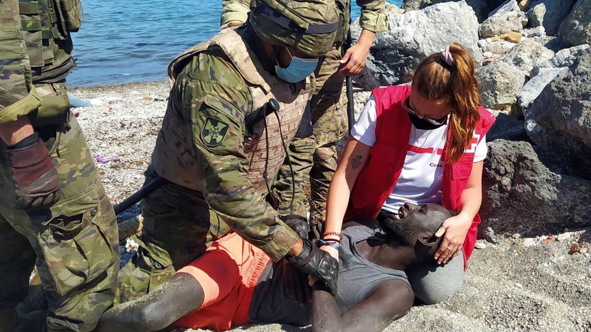 Las imágenes de las migraciones hacia España desde Marruecos, en la frontera de Ceuta, se hicieron virales esta semana.