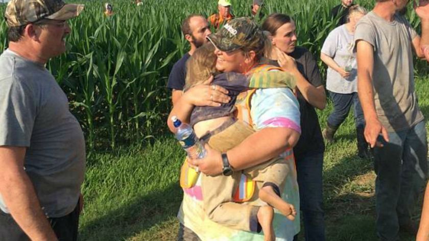 Una nena se perdió en un maizal y sobrevivió gracias a la ayuda de su perro