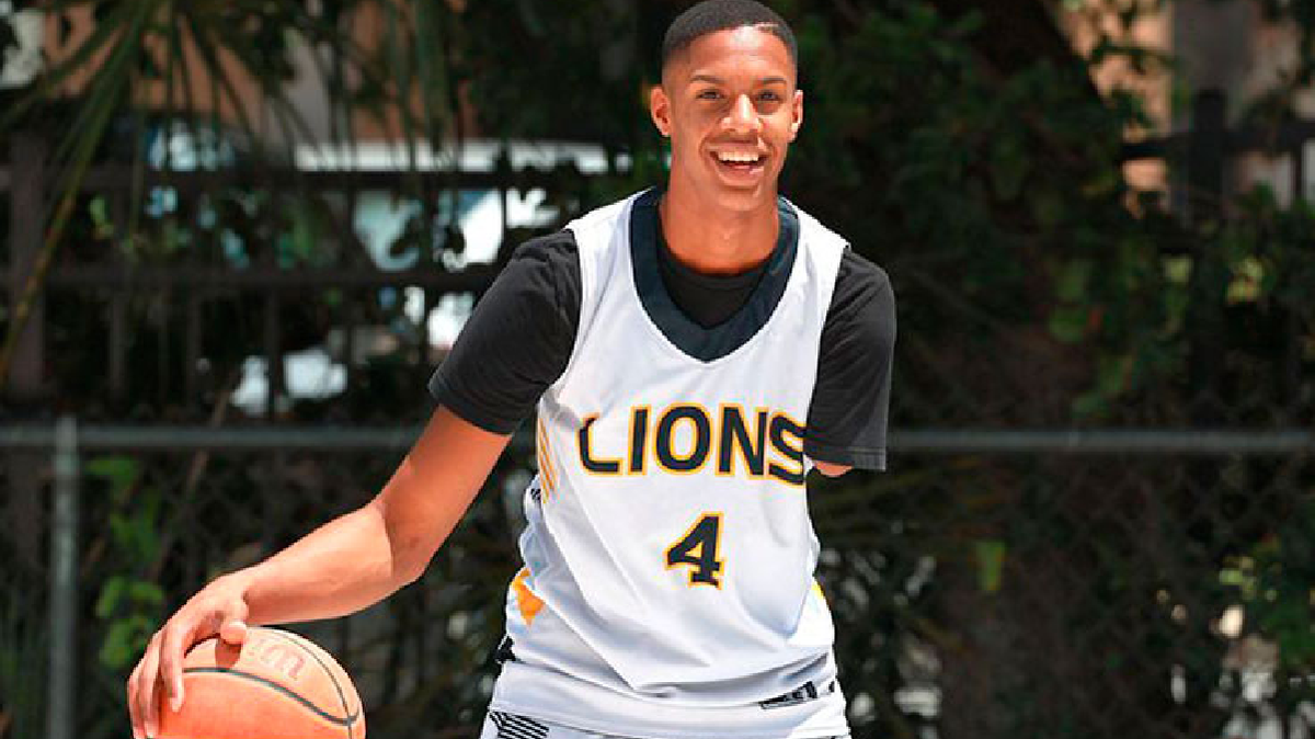 El joven dominicano de 17 a&ntilde;os se ha convertido en uno de los &uacute;ltimos fen&oacute;menos virales del deporte de la canasta.