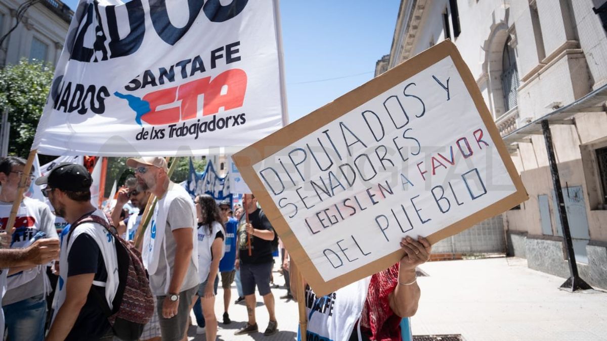 Paro nacional 24 de enero: los colectivos en Santa Fe dejan de circular hasta la medianoche