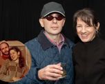 La pareja construyó una vida familiar lejos de la exposición pública y acompañó el crecimiento de una de las carreras más importantes del rock nacional. La pareja construyó una vida familiar lejos de la exposición pública y acompañó el crecimiento de una de las carreras más importantes del rock nacional.