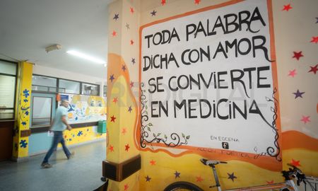 La colecta anual de juguetes hospitalarios busca alegrar a los niños internados en el Hospital Alassia. La colecta anual de juguetes hospitalarios busca alegrar a los niños internados en el Hospital Alassia.