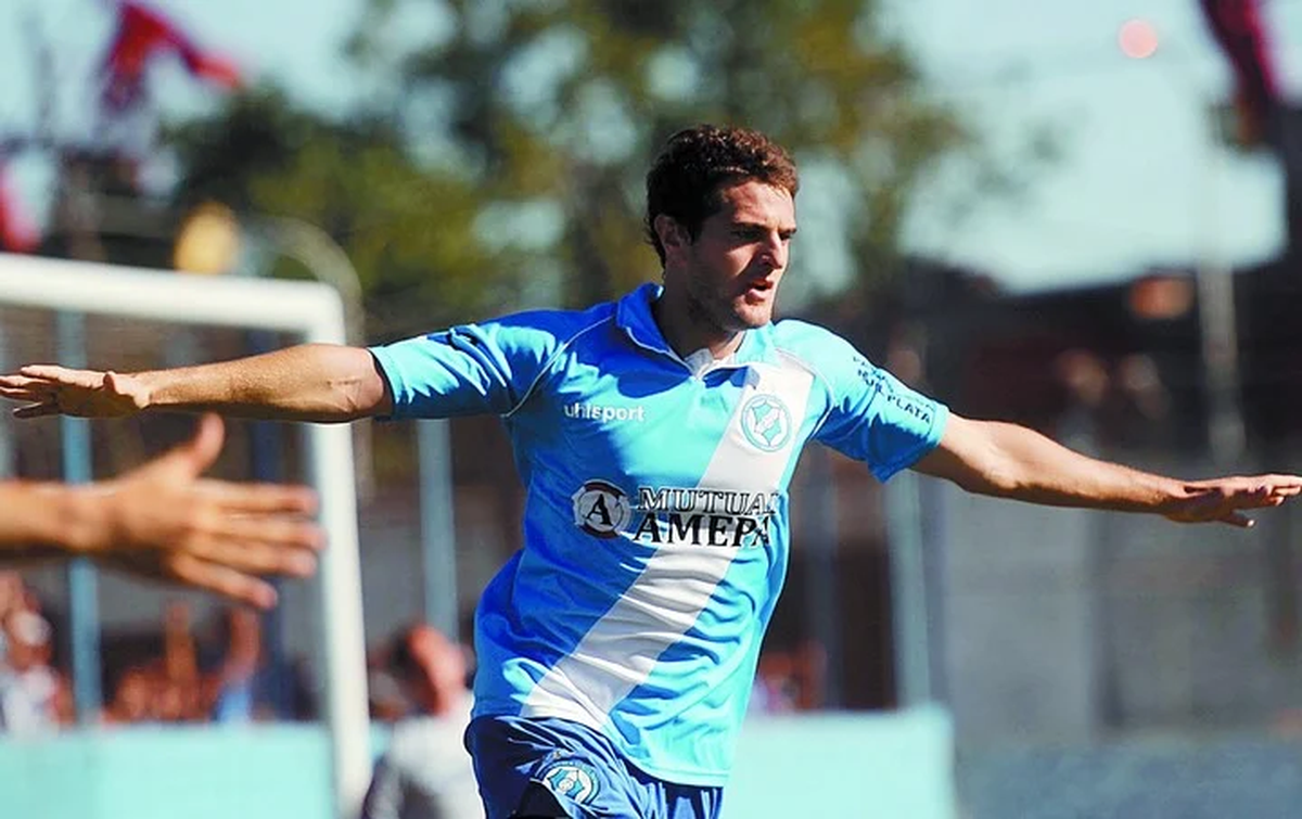 Pablo Vegetti dio el primer gran salto en el 2012-2013 cuando llegó a Villa San Carlos. Pablo Vegetti dio el primer gran salto en el 2012-2013 cuando llegó a Villa San Carlos.