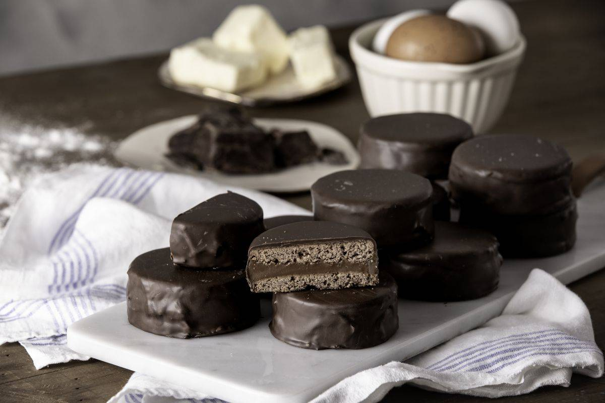 Los alfajores marplatenses son uno de los más deliciosos y fáciles de hacer en casa. Los alfajores marplatenses son uno de los más deliciosos y fáciles de hacer en casa. 