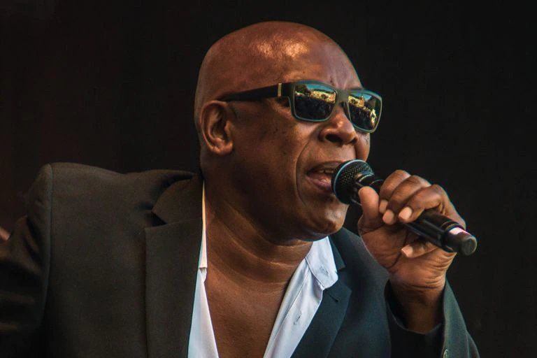 Muere por covid John Davis, el cantante real del dúo Milli Vanilli.