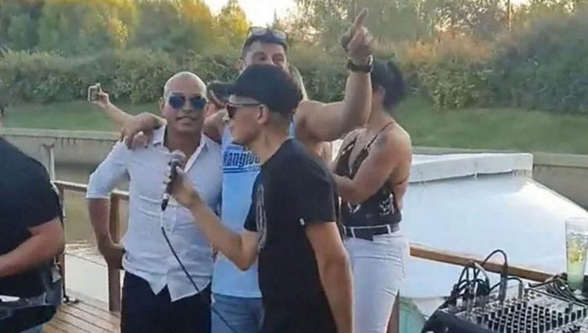 Rodríguez, exjugador de Boca, era uno de los participantes de la fiesta en la que tocaba la banda "El Show de Andy", una de las preferidas de los futbolistas.