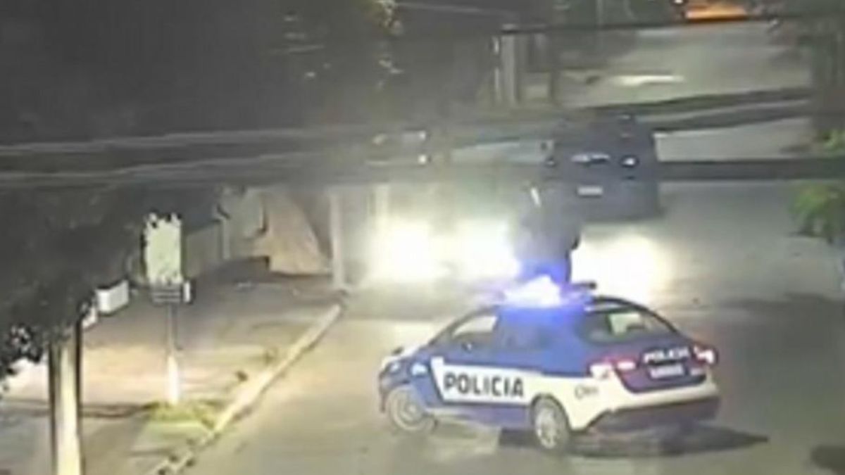 Córdoba: cargó nafta, se fue sin pagar y chocó contra una casa tras una persecución