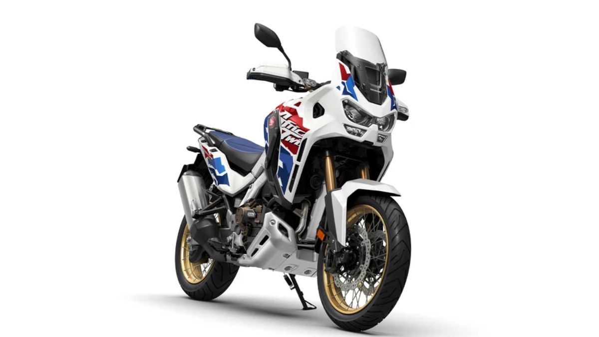 La Honda Africa Twin 1100 está reparada para viajes extensos, rutas exigentes y manejo fuera del asfalto. La Honda Africa Twin 1100 está reparada para viajes extensos, rutas exigentes y manejo fuera del asfalto.
