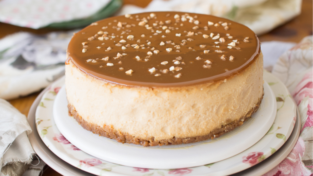 Un postre cremoso con una base crocante, ideal para cualquier ocasión.