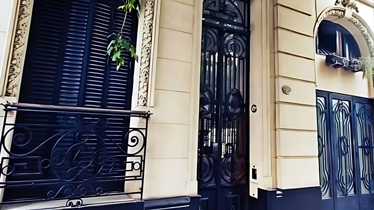Una joven estudiante que vivió en una pensión de Rosario relató una historia tenebrosa. Fuente: ﻿@nicolasmaggi87